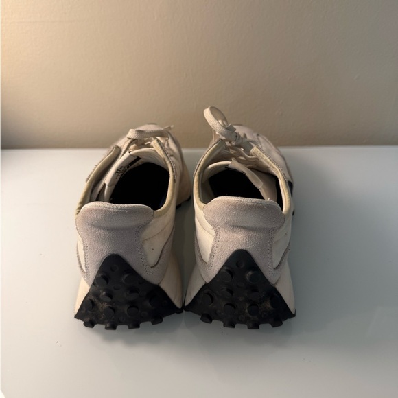 New Balance 327 White and Black Sneakers - Picture 3 of 6